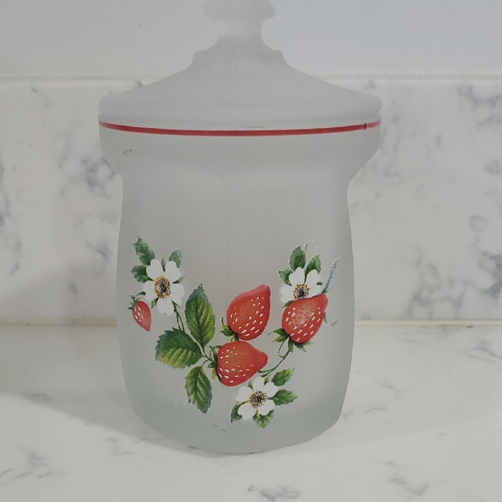 Vintage Westmorland Frosted Strawberry Jar With Lid